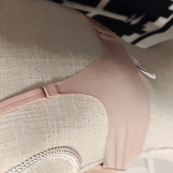 💕GUC Victoria's Secret Ladie's Infinity Flex Push Up Underwire, Baby Pink, 34D - Picture 6 of 12